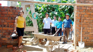 Nỗ lực giúp đồng bào xóa nhà tạm để ổn định cuộc sống