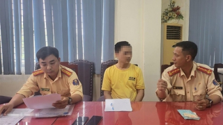 Xử phạt tài xế ô tô điều khiển xe tốc độ cao quay clip đăng lên TikTok