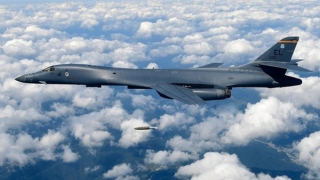 Oanh tạc cơ B-1B Lancer giá gần 300 triệu USD của Mỹ rơi