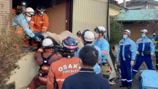 Cụ bà 90 tuổi ở Nhật Bản được giải cứu sau 124 giờ mắc kẹt do động đất