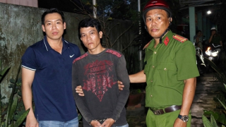 Thu 2 khẩu súng và 11 viên đạn trong nhà trọ