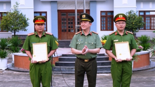 Thưởng nóng cho 2 tập thể khám phá nhanh vụ trộm gần 2 tỷ