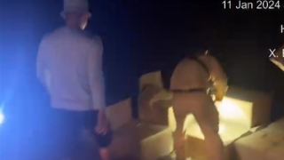 Bắt vụ vận chuyển hơn 10.000 gói thuốc lá lậu