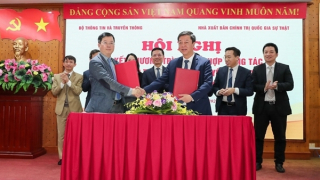 Chuyển đổi số không thể nửa vời mà phải toàn diện