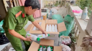 Triệt phá đường dây sản xuất, buôn bán thuốc bảo vệ thực vật giả ở An Giang