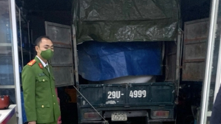 Nửa đêm đột kích cơ sở sang chiết gas trái phép giữa phố