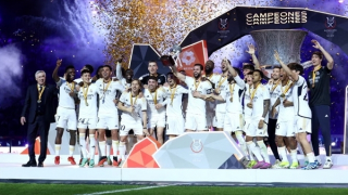 Vinicius toả sáng, Real Madrid thắng đậm Barcelona