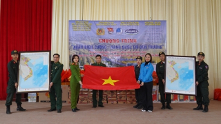 “Xuân biên cương - Nâng bước em đến trường” tại miền biên giới Lào Cai