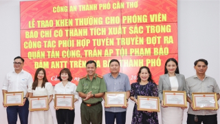 Phóng viên Báo CAND được Giám đốc Công an TP Cần Thơ khen thưởng