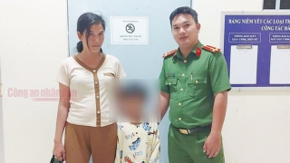 Công an phường giúp bé trai 7 tuổi đi lạc trở về nhà an toàn