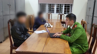 Khởi tố nam sinh lớp 12 "thông chốt", đâm trọng thương CSGT