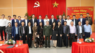 Thứ trưởng Trần Quốc Tỏ thăm và chúc tết xã Quang Thiện