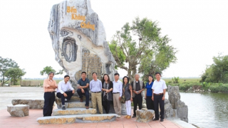 Bia đá vinh danh tác phẩm, đời văn thơ có mấy người