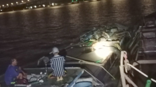 Bắt giữ nhiều phương tiện khai thác, vận chuyển cát trái phép