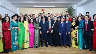 Tiếp tục giữ gìn, phát huy hình ảnh tốt đẹp của đất nước và con người Việt Nam đối với Romania