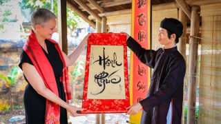 Các Đại sứ nước ngoài kể chuyện ăn Tết Việt Nam