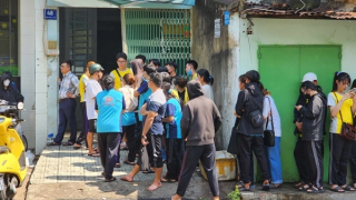 40 công nhân thoát khỏi đám cháy tòa nhà 6 tầng