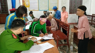 Thúc đẩy chi trả trợ cấp an sinh xã hội không dùng tiền mặt