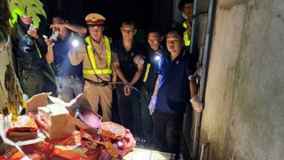 Cất giấu ma túy và hàng trăm kg pháo nổ phía sau nhà