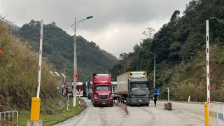 Cửa khẩu Tân Thanh sôi động dịp cận Tết