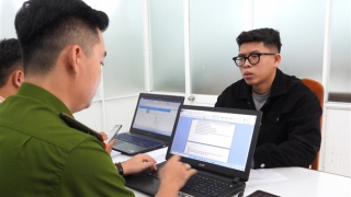 Lợi dụng việc đổi ngoại tệ để lừa đảo hàng tỷ đồng