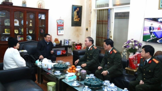 Thứ trưởng Trần Quốc Tỏ thăm hỏi, chúc Tết gia đình các đồng chí nguyên lãnh đạo Bộ Công an