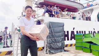 Bài 3: Những con người kiên cường và bình dị nơi đảo xa