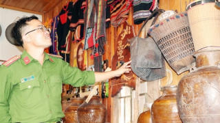 Cán bộ điều tra đam mê  văn hóa Tây Nguyên