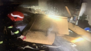 Kịp thời giải cứu 3 người mắc kẹt trong vụ cháy nhà dân ở Cầu Giấy