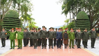 Đoàn đại biểu Đảng ủy Công an Trung ương, Bộ Công an dâng hương tại Khu di tích lịch sử CAND