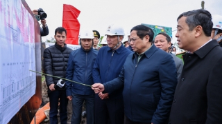 Thủ tướng: Huy động tổng lực, hoàn thành đường dây 500kV mạch 3 nối dài vào tháng 6/2024