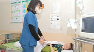 Bé gái 12 tuổi hôn mê do mắc đái tháo đường