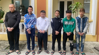 Nhóm "tín dụng đen" đánh con nợ, bắt viết giấy vay gấp nhiều lần tiền gốc