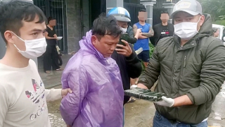 Khống chế đối tượng buôn ma tuý khi đang phóng xe máy “diễn xiếc”