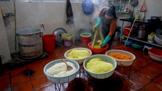 Làng xôi Phú Thượng "ăn ngủ cùng xôi" ngày cận Tết