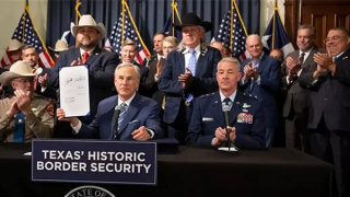 Cuộc chiến bùng phát trong lòng nước Mỹ?