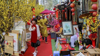 Tiếp biến văn hóa của Tết Việt trong thơ đầu thế kỷ XXI