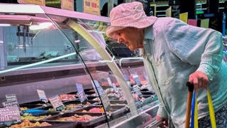 Ukraine tránh được “ngày tận thế” kinh tế trong gang tấc