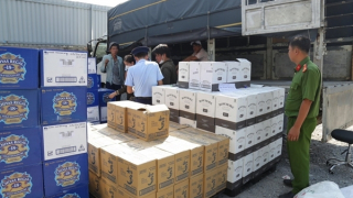 Tạm giữ gần 16.000 chai rượu ngoại trị giá hơn 15 tỷ đồng