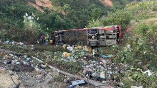 Vụ xe khách lao xuống vực ở Kon Tum: Xe bị nổ bình hơi