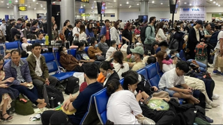 Sương mù ở phía Bắc gây ảnh hưởng dây chuyền đến sân bay Tân Sơn Nhất