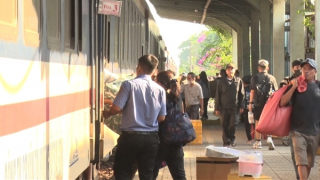 Nhà ga ở vùng trọng điểm công nghiệp bảo đảm đưa công nhân về quê đón Tết