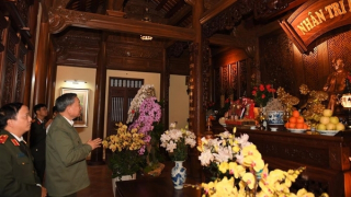 Bộ trưởng Tô Lâm thăm, chúc Tết thân nhân gia đình cố Chủ tịch nước Trần Đại Quang