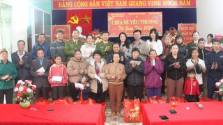 Công an huyện Bảo Thắng tặng nhà tình nghĩa cho đồng bào nghèo