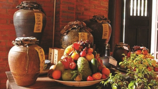 Rượu hoa thơm hương Tết