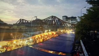 Bắt khẩn cấp nhóm "bảo kê" thu hàng tỷ đồng khu vực chợ Long Biên