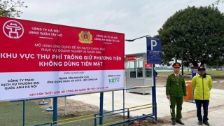 Thu phí trông giữ xe không dùng tiền mặt tại Phủ Tây Hồ và chùa Trấn Quốc từ ngày 9/2