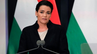 Tổng thống Hungary từ chức vì ký "nhầm" lệnh ân xá