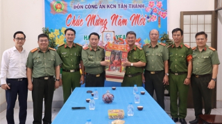 Thứ trưởng Lê Quốc Hùng kiểm tra công tác tại Đồn Công an Khu công nghiệp Tân Thành