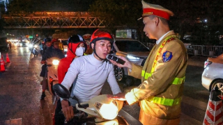 Xử lý nhiều "ma men" cầm lái đi chúc Tết